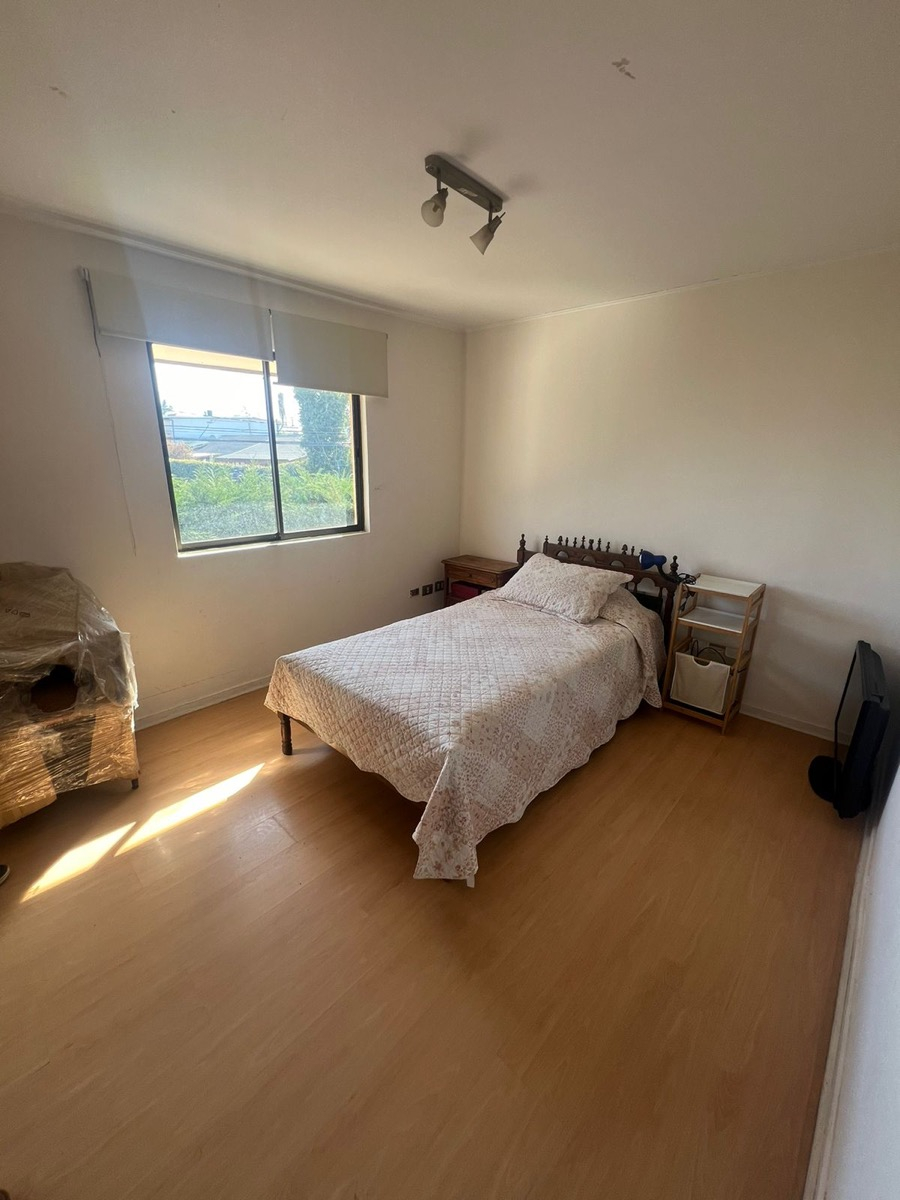 Arriendo Casa 5D en suite 3B 2E 1B Los Dominicos - Las Condes