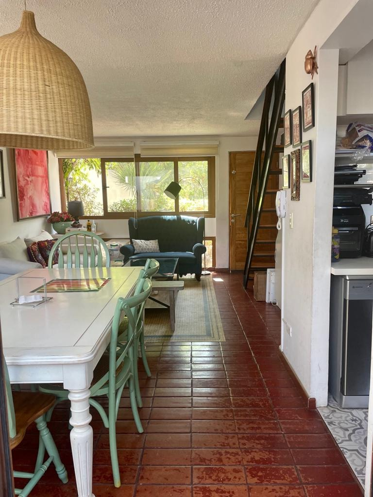 Arriendo Casa NO 5D en suite 3B 1E 1B Los Dominicos - Las Condes