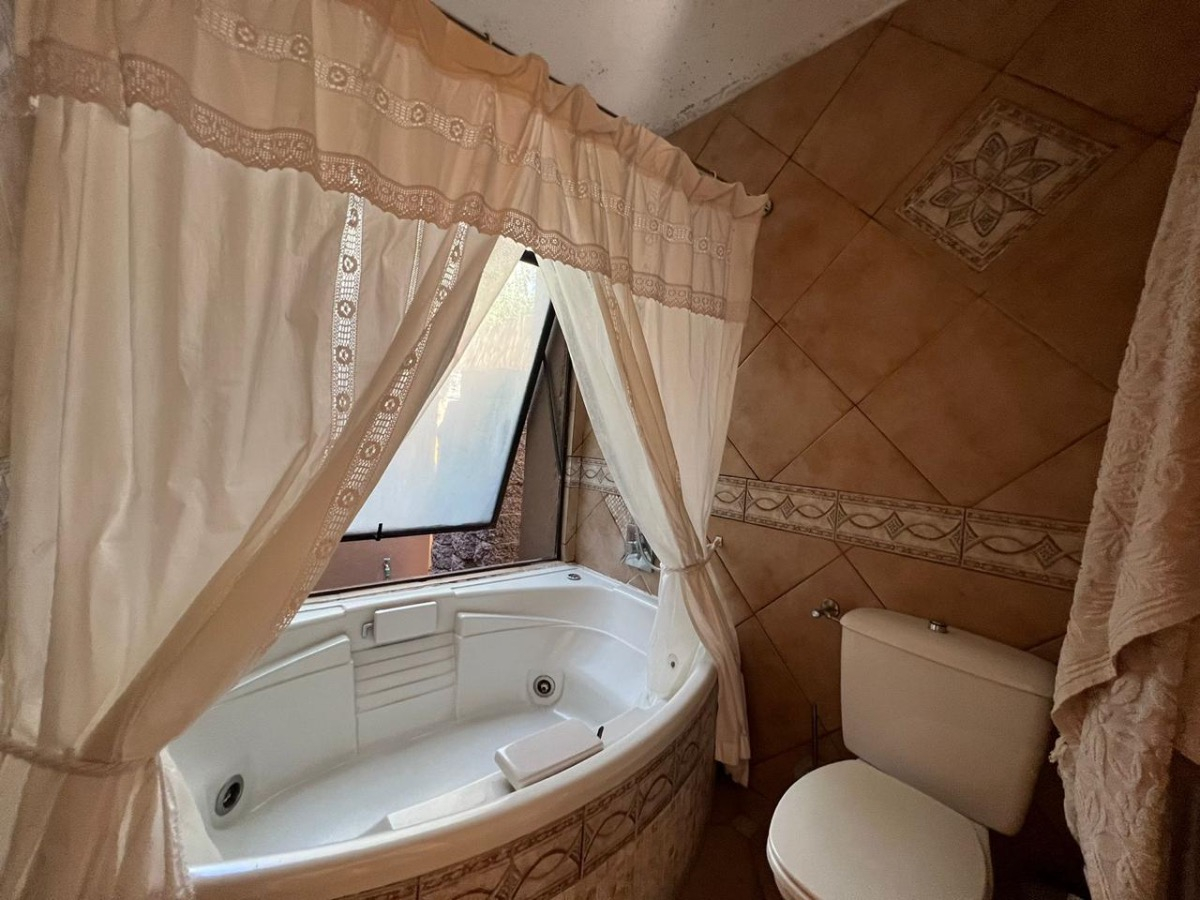 Venta Casa NO 5D en suite Walk-in cl&oacute;set 5B 2E 1B La Dehesa - Lo Barnechea
