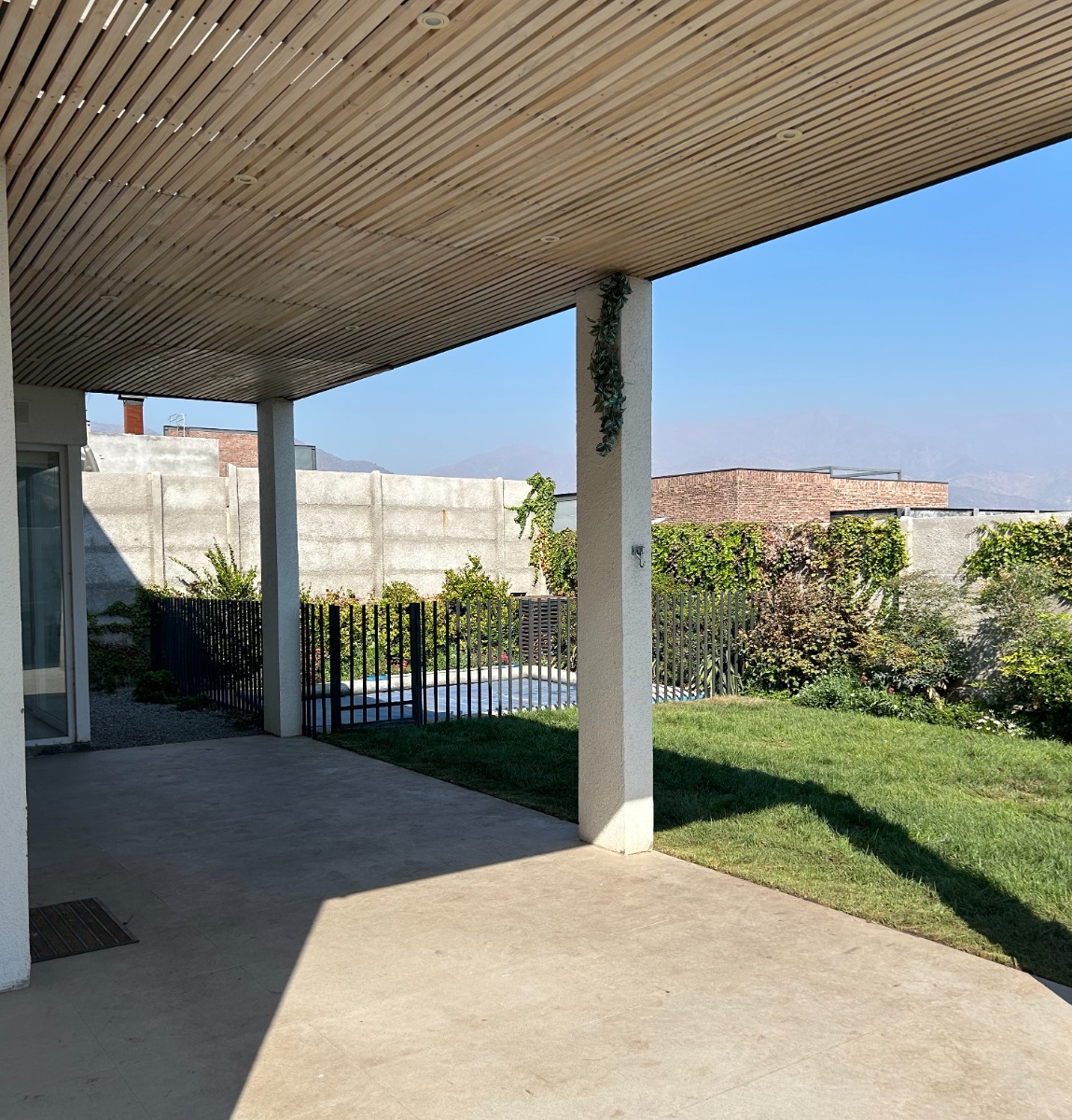 Arriendo Casa 4D en suite Walk-in cl&oacute;set 3B 2E La Dehesa - Lo Barnechea