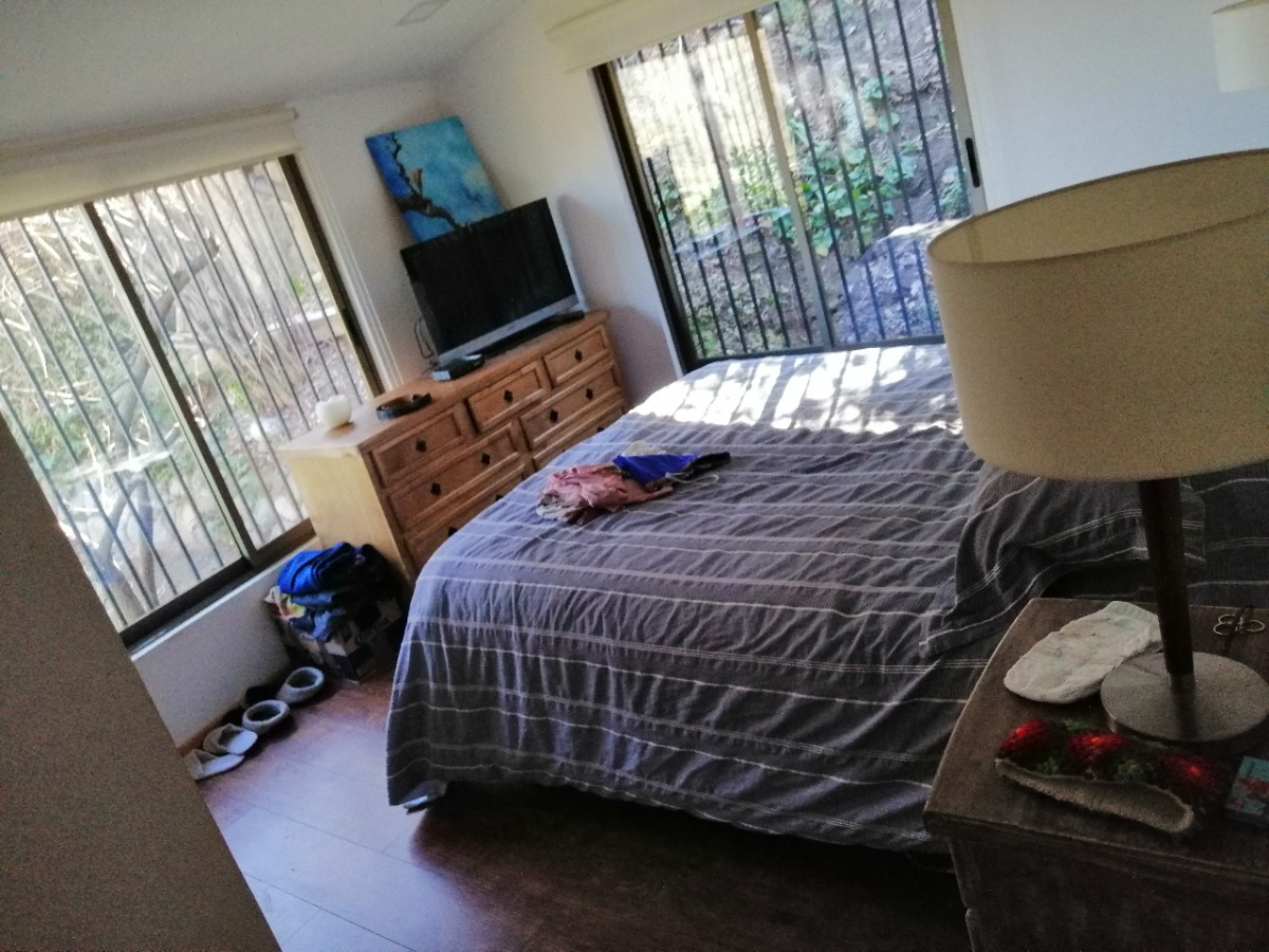 Venta Casa P 6D 4B 4E 1B El Array&aacute;n - Lo Barnechea