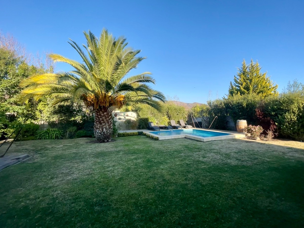 Venta Casa O 5D en suite Walk-in cl&oacute;set 5B 2E 2B Chicureo - Colina