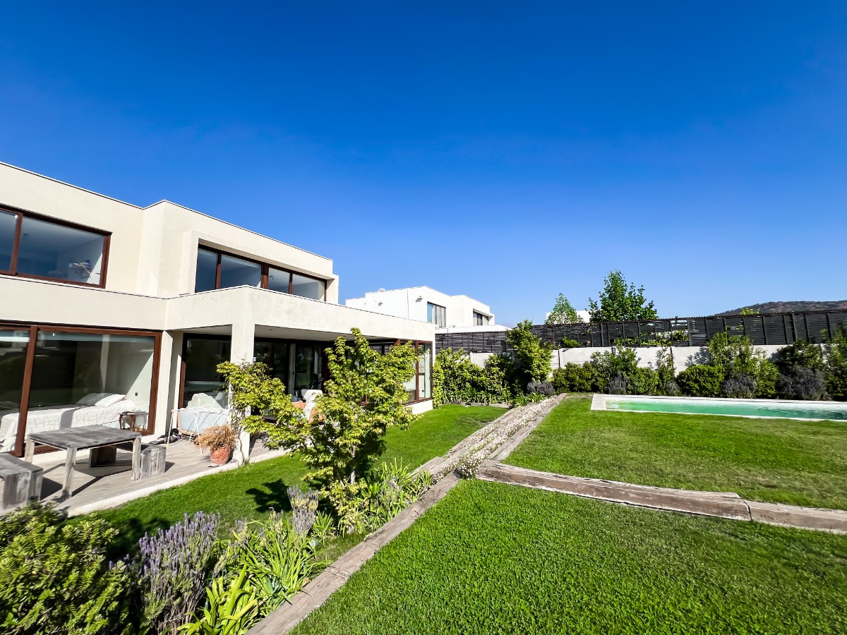 Venta Casa NP 5D en suite Walk-in cl&oacute;set 4B 3E 1B Los Trapenses - Lo Barnechea