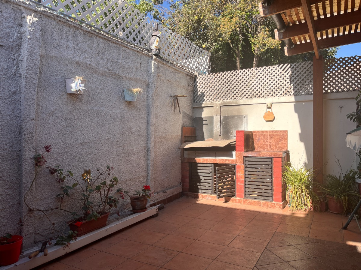 Venta Casa SP 4D en suite 3B 3E 1B Carlos Ossand&oacute;n - La Reina