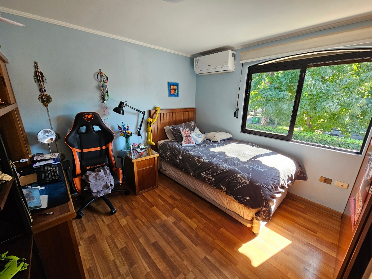 Venta Casa NOSP 4D en suite Walk-in cl&oacute;set 3B 3E 1B Carlos Ossand&oacute;n - La Reina