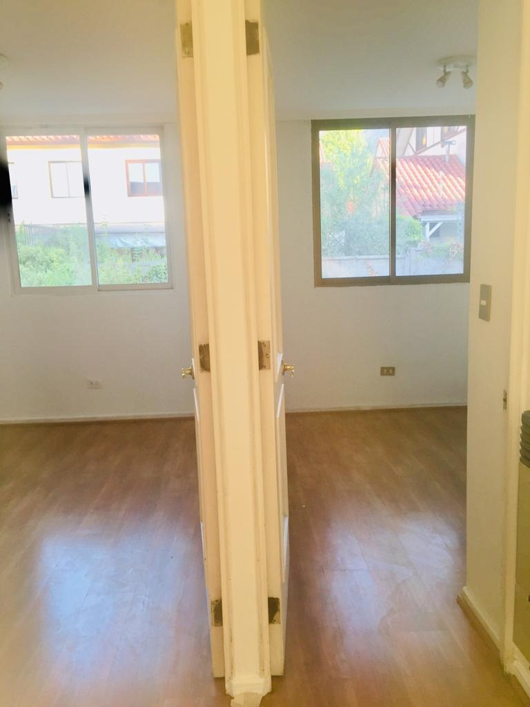 Arriendo Casa NO 4D en suite Walk-in cl&oacute;set 3B 2E San Carlos de Apoquindo - Las Condes