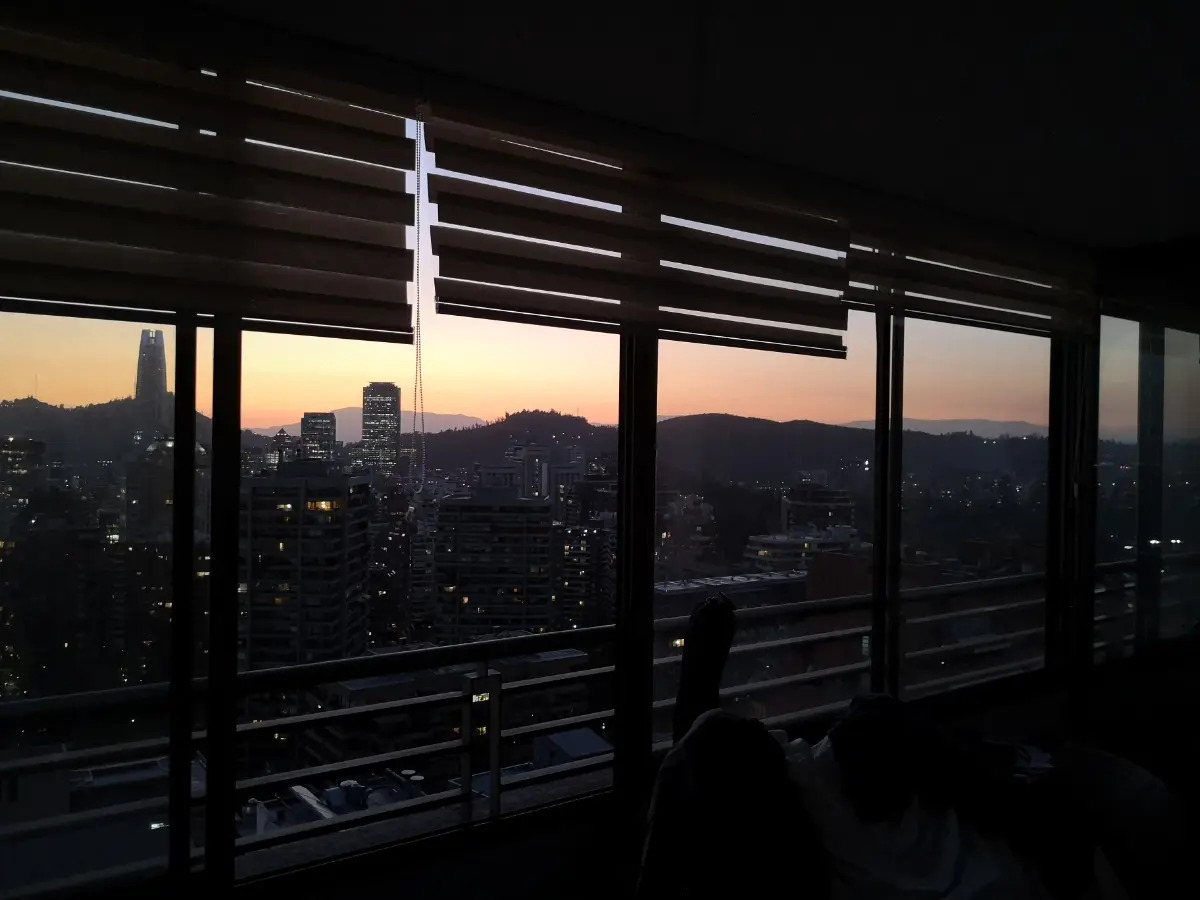 Venta Departamento SO 2D en suite 2B 1E 1Bd Metro Escuela Militar - Las Condes