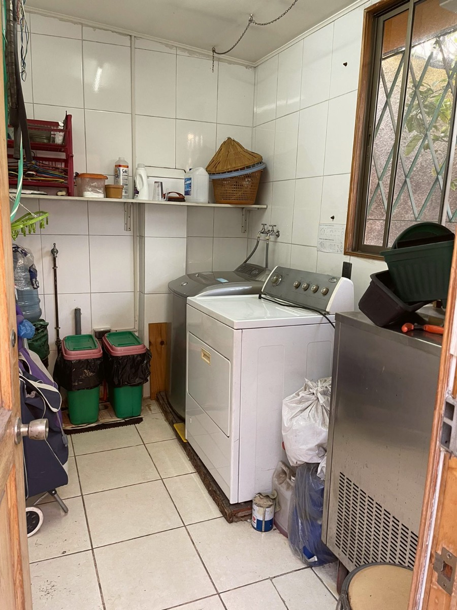 Venta Casa NO 8D en suite Walk-in cl&oacute;set 5B 4E 1B Troncos Viejos - La Reina