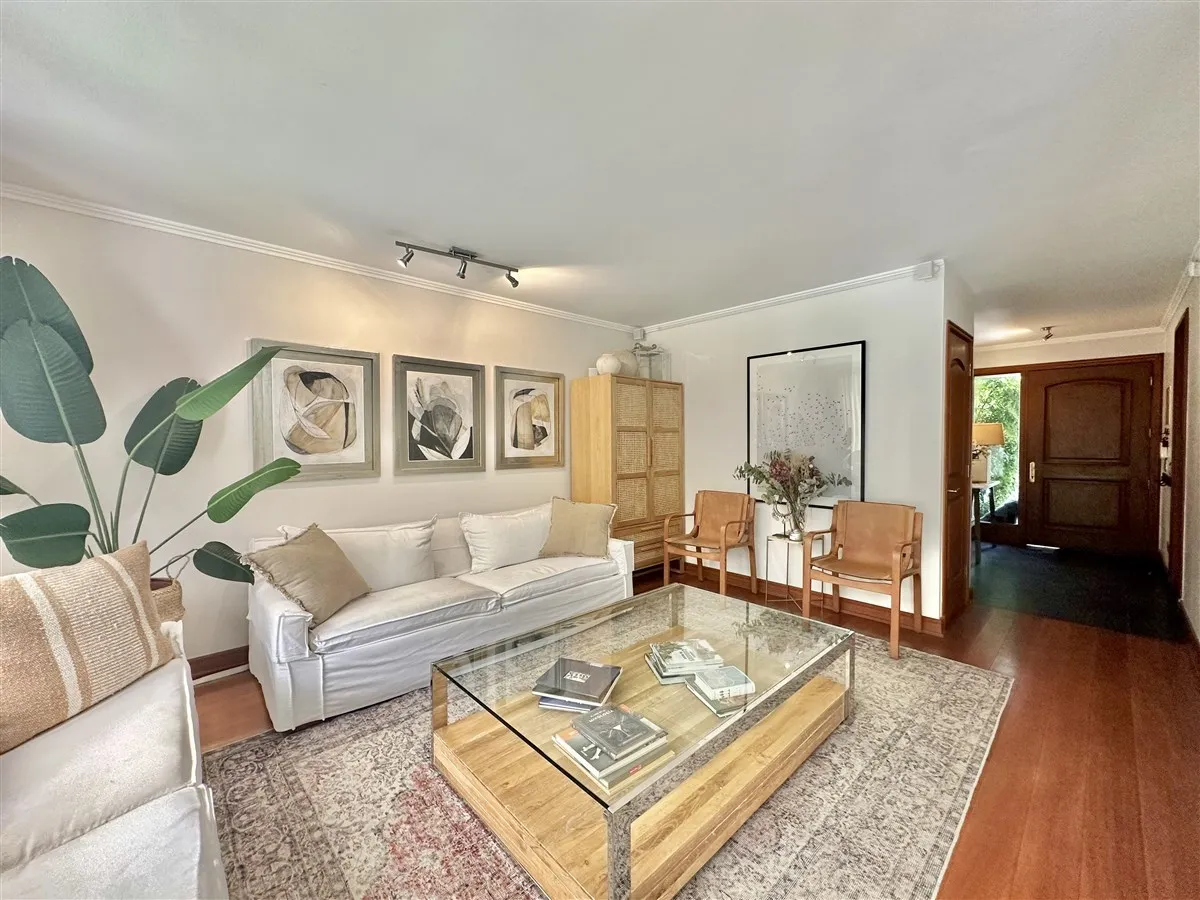 Venta Casa N 5D 4B 2E 1Bd La Dehesa - Lo Barnechea