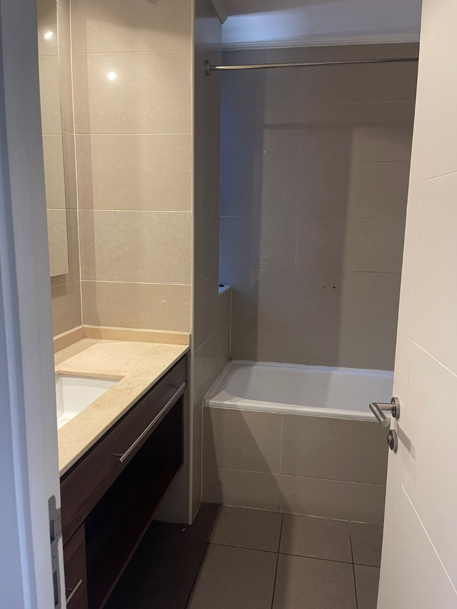 Arriendo Departamento 2D Rotonda Atenas - Las Condes