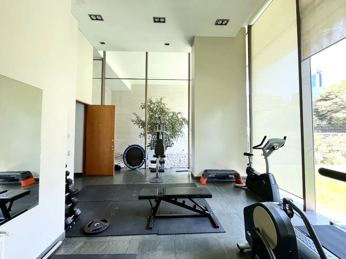 Arriendo Departamento S 4D en suite Walk-in cl&oacute;set 3B 2E 1Bd Barrio El Golf - Las Condes