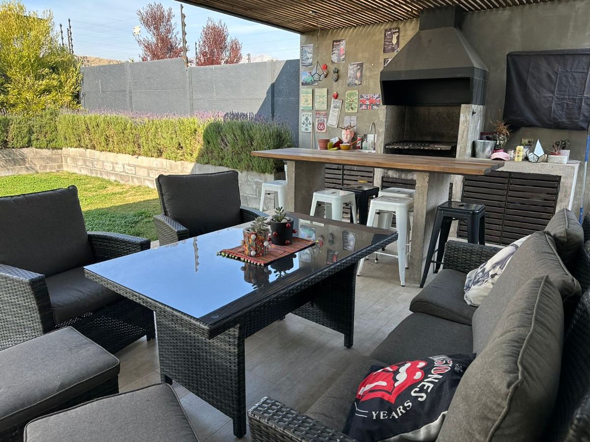 Arriendo Casa NO 4D en suite Walk-in cl&oacute;set 3B 3E 1B La Dehesa - Lo Barnechea