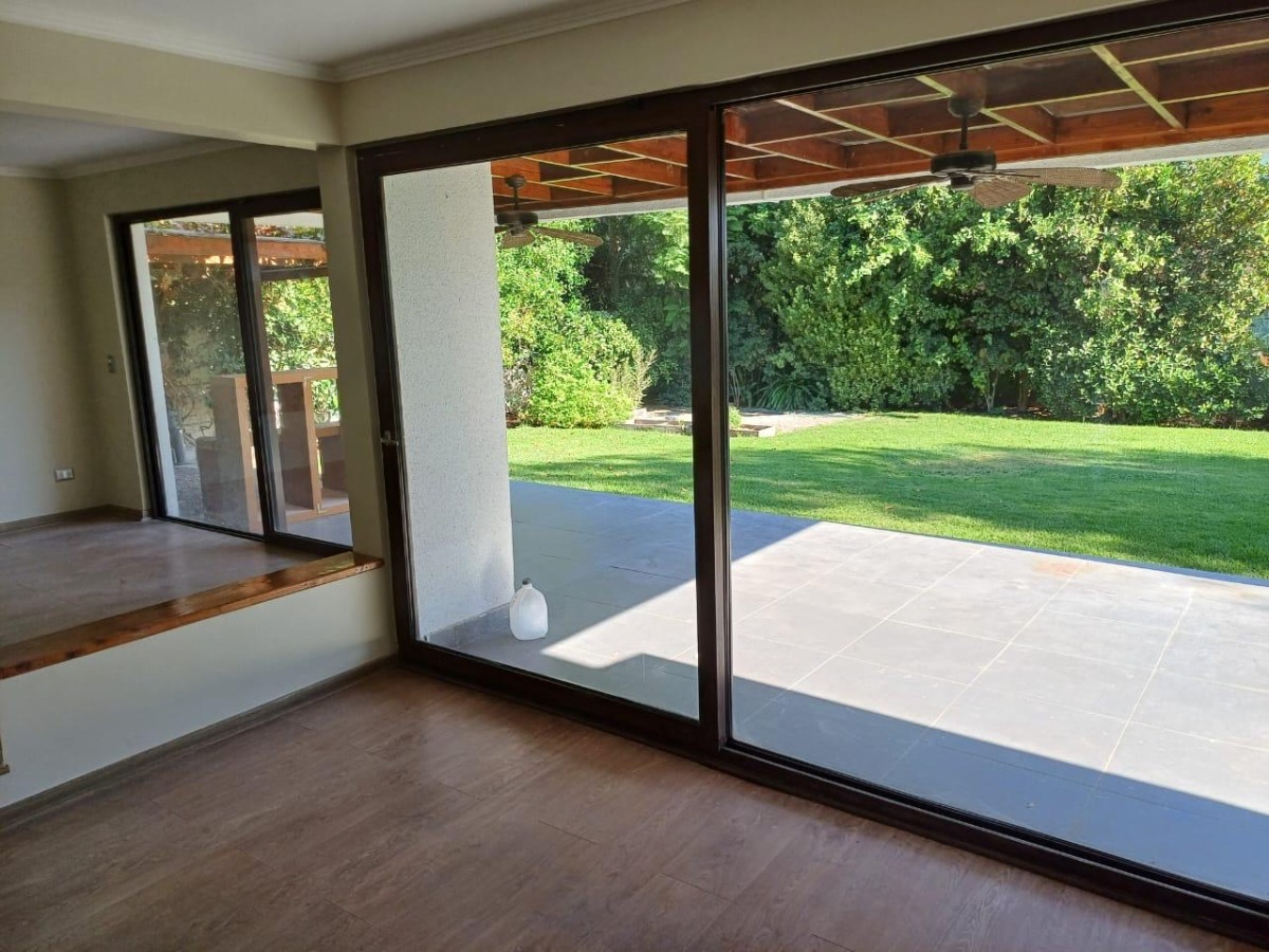 Arriendo Casa P 4D en suite Walk-in cl&oacute;set 4B 2E 1B Chicureo - Colina