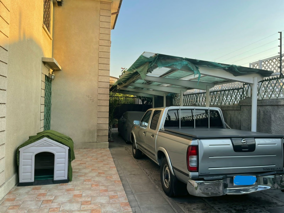 Venta Casa NO 8D en suite Walk-in cl&oacute;set 5B 4E 1B Troncos Viejos - La Reina