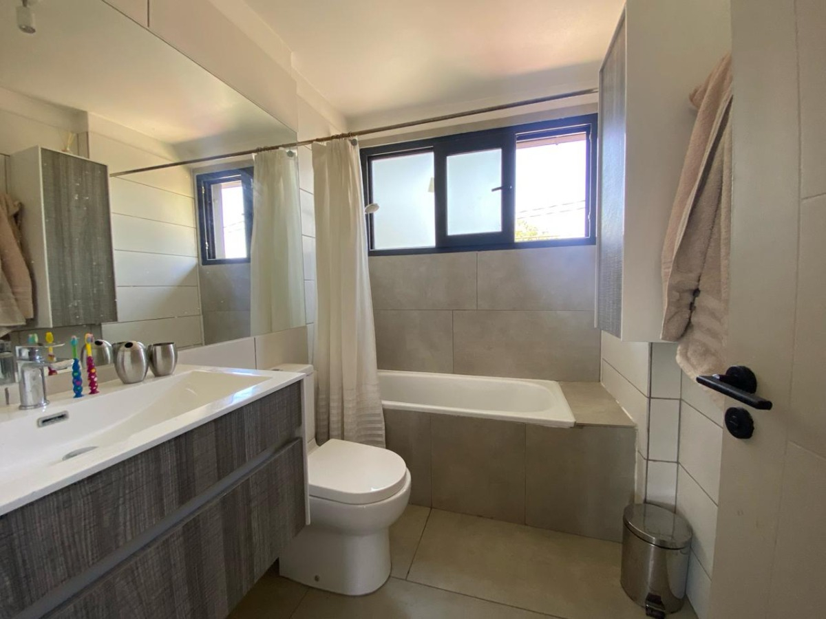 Venta Casa NO 4D en suite Walk-in cl&oacute;set 3B 2E Metro Pr&iacute;ncipe de Gales - Country Club - La Reina