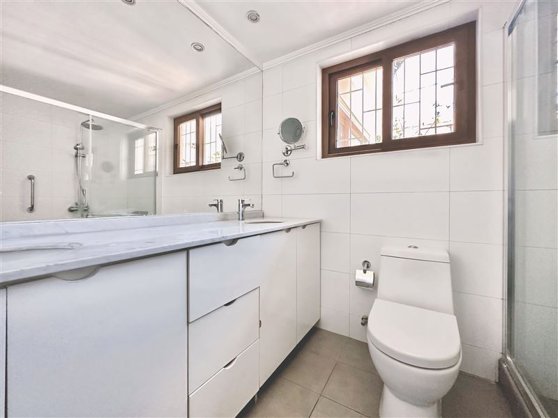 Venta Casa Nor-Oriente 3D 3B 1E 1B Metro Escuela Militar - Las Condes