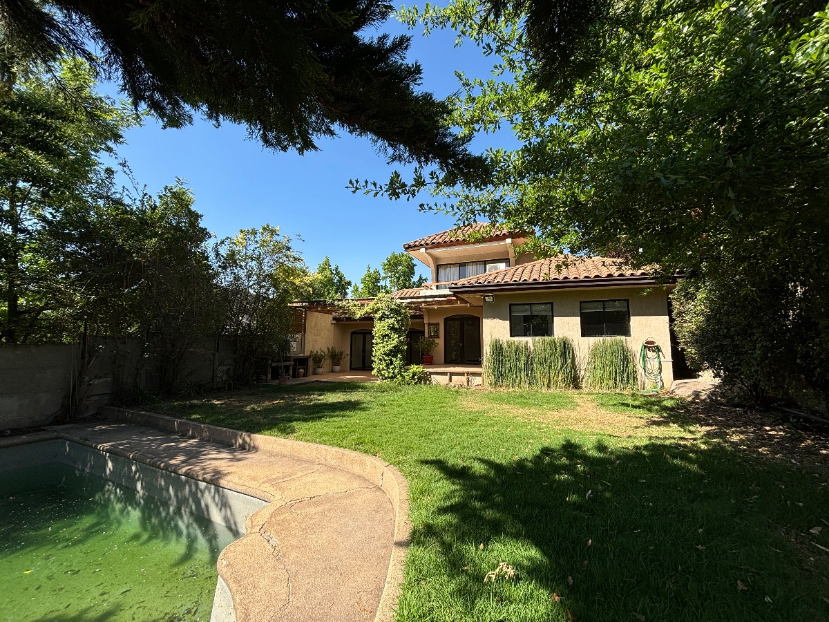 Arriendo Casa 6D en suite Walk-in cl&oacute;set 4B 3E 1B Quinchamal&iacute; - Las Condes