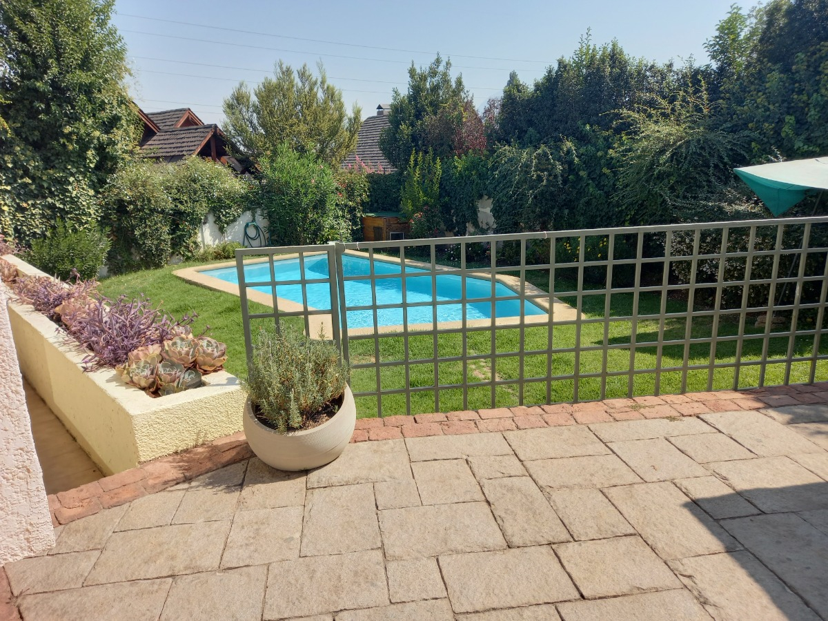 Venta Casa NP 6D en suite Walk-in cl&oacute;set 5B 4E 2B San Carlos de Apoquindo - Las Condes