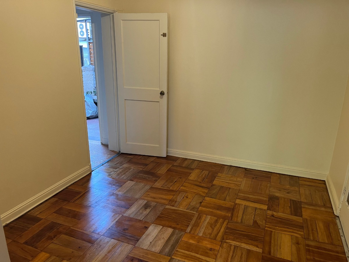 Arriendo Casa NO 3D 2B 1E Metro Escuela Militar - Las Condes