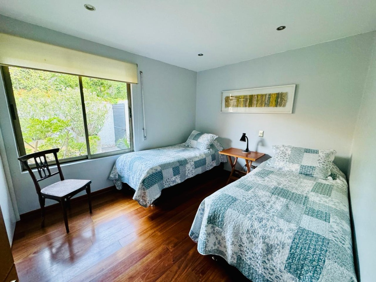 Venta Casa NO 3D 2B 2E Juan XXIII - Vitacura