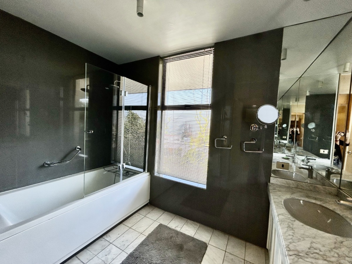 Arriendo Casa N 5D en suite Walk-in cl&oacute;set 6B 6E 2B Santa Mar&iacute;a de Manquehue - Vitacura