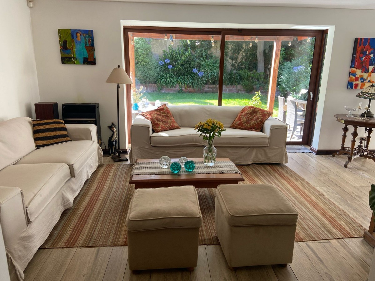 Venta Casa NP 5D en suite Walk-in cl&oacute;set 4B 2E 1B San Carlos de Apoquindo - Las Condes