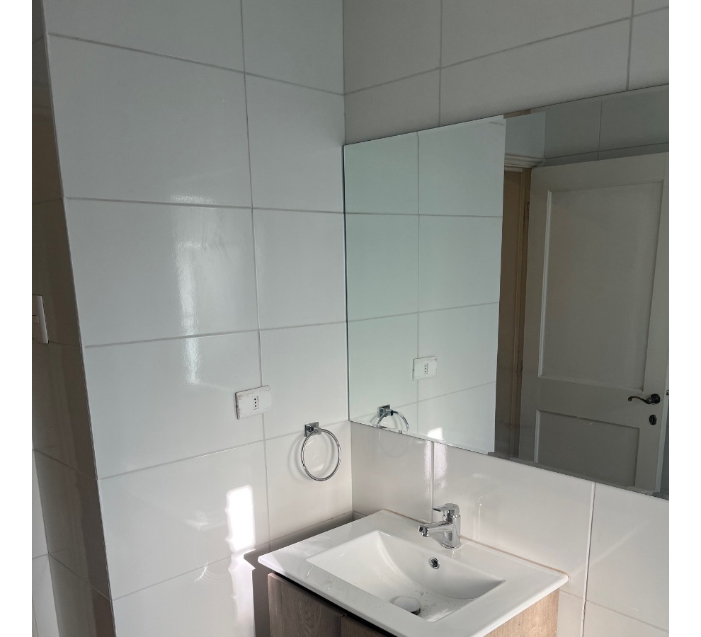 Arriendo Casa NO 3D 2B 1E Metro Escuela Militar - Las Condes