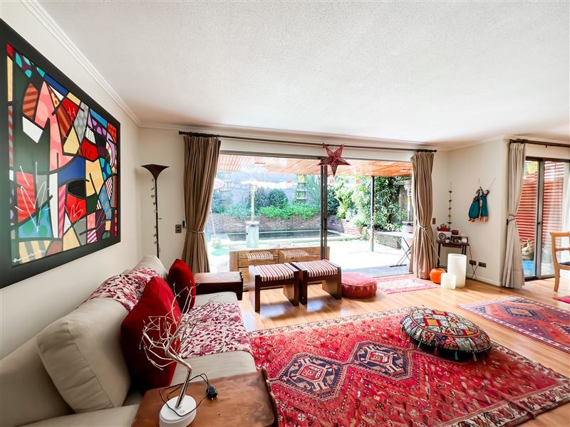 Venta Casa Sur 3D en suite Walk-in cl&oacute;set 3B 2E 1B La Dehesa - Lo Barnechea