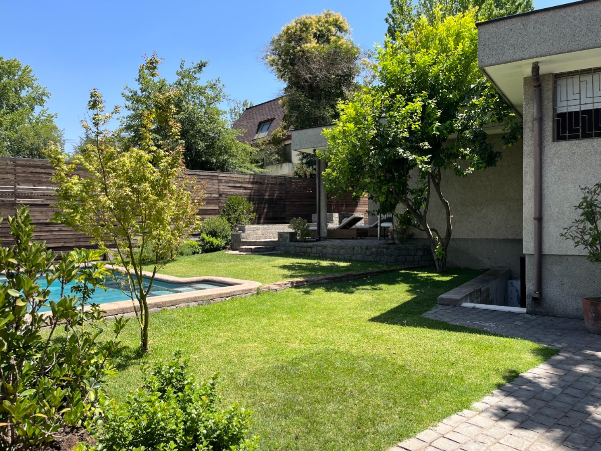 Venta Casa NP 7D 4B 5E 1B Estadio Manquehue - Vitacura