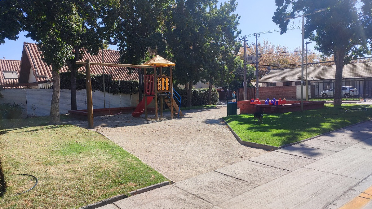 Venta Casa NO 5D Walk-in cl&oacute;set 3B 2E 1B Parque Padre Alberto Hurtado - Las Condes