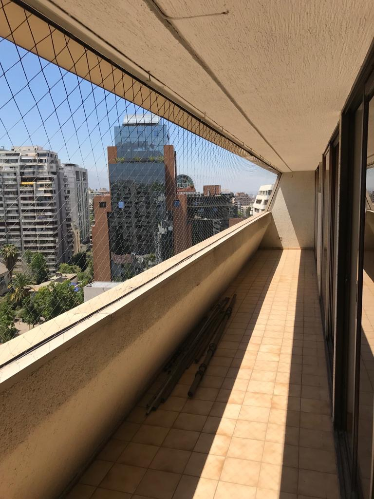 Venta Departamento 4D en suite Walk-in cl&oacute;set 4B 1E 1B Barrio El Golf - Las Condes