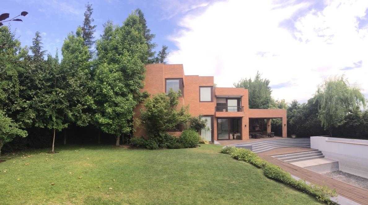 Venta Casa O 4D en suite Walk-in cl&oacute;set 4B 6E 2B Chicureo - Colina