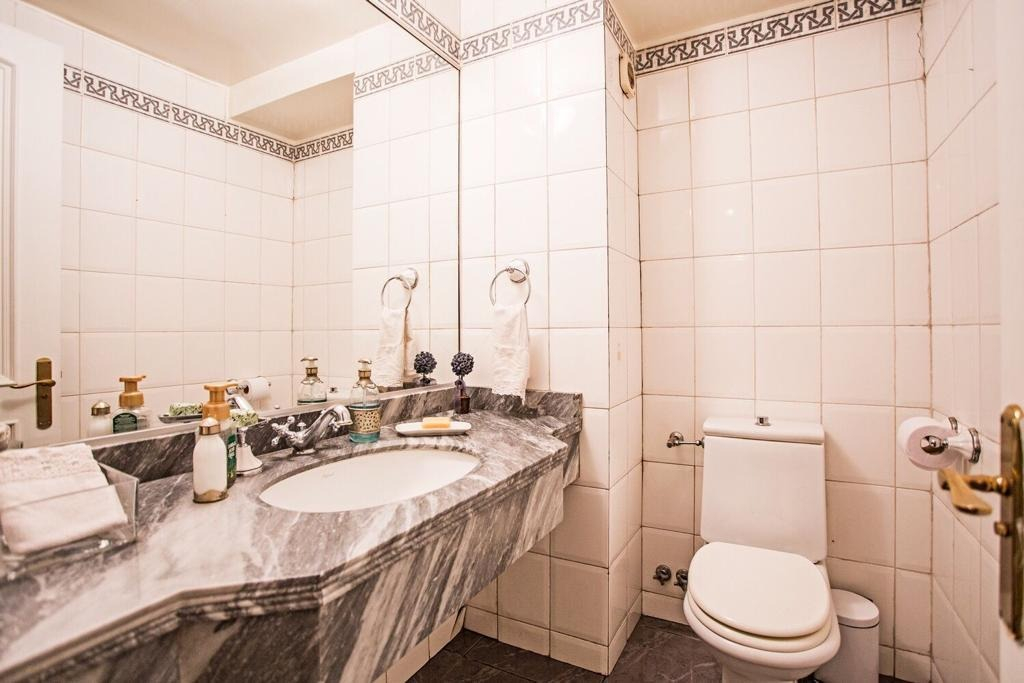 Venta Departamento NP 4D en suite Walk-in cl&oacute;set 3B 3E 1Bd Barrio El Golf - Las Condes