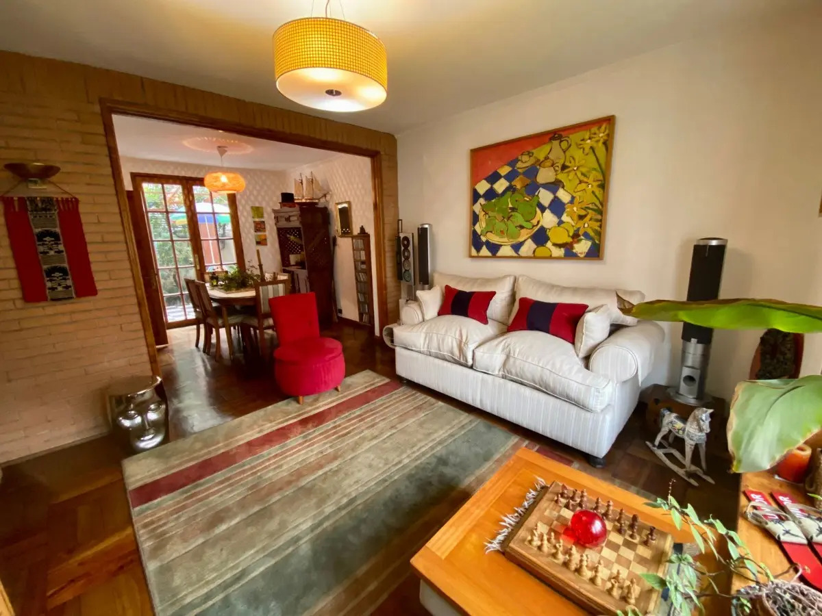 Venta Casa NO 4D Walk-in cl&oacute;set 2B 1E 1B Barrio El Golf - Las Condes