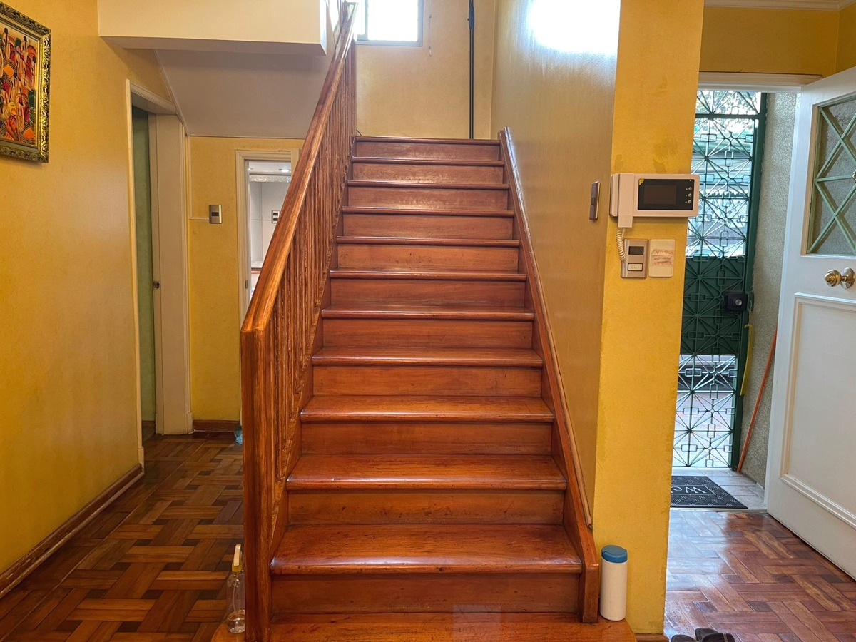Venta Casa NO 8D en suite Walk-in cl&oacute;set 5B 4E 1B Troncos Viejos - La Reina