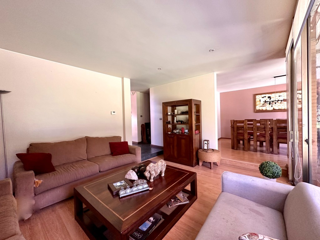 Venta Casa NO 6D en suite Walk-in cl&oacute;set 5B 2E 1B San Carlos de Apoquindo - Las Condes