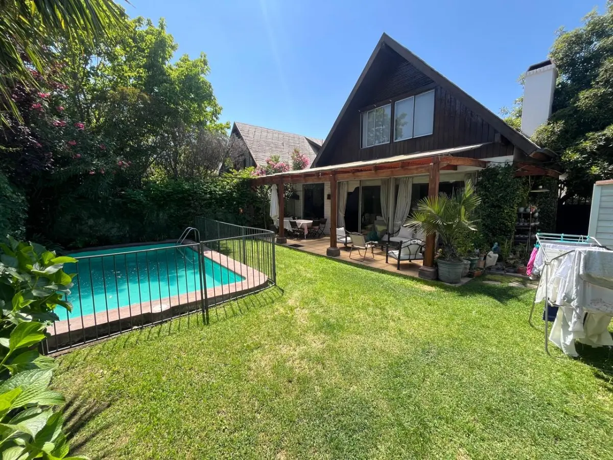 Venta Casa NOSP 4D Suite 3B 3E 1Bd La Llaver&iacute;a - Vitacura
