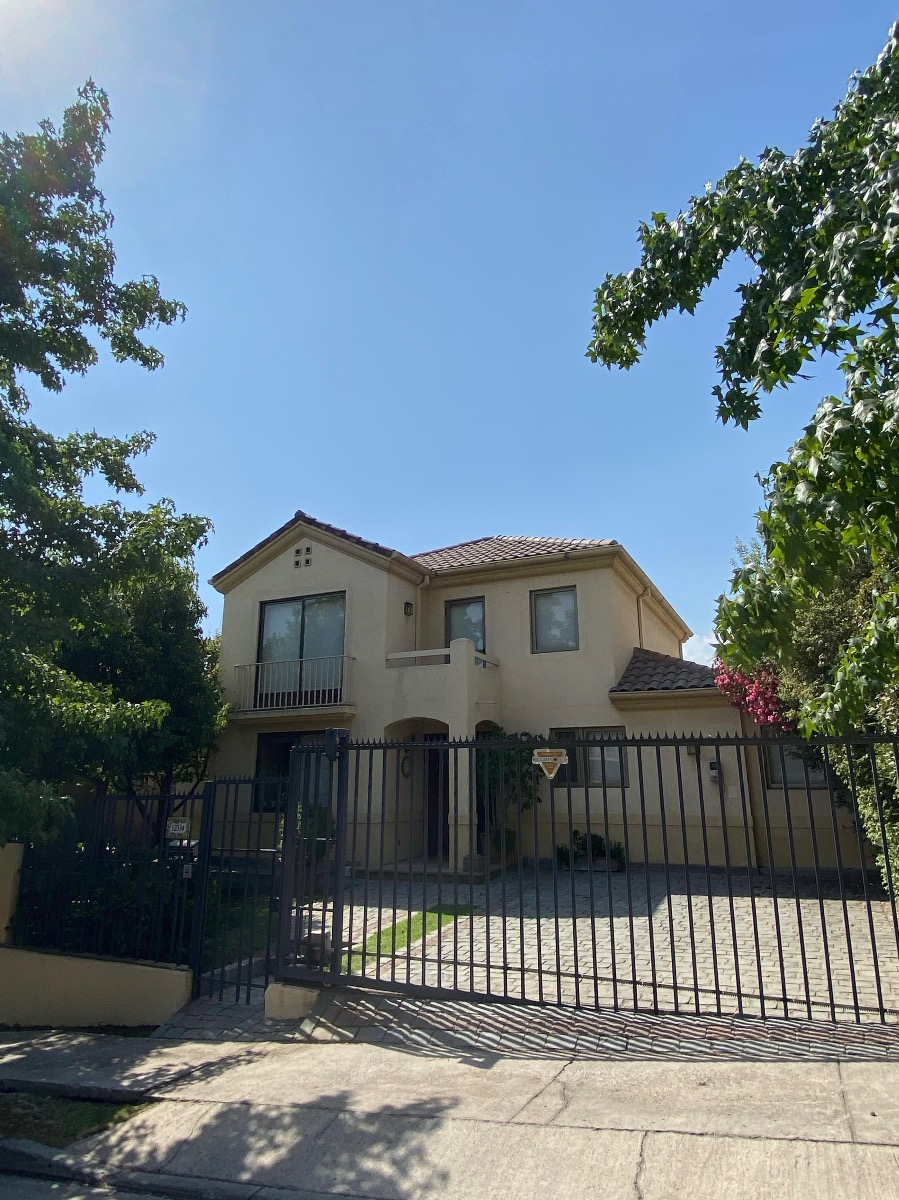 Venta Casa 6D Walk-in cl&oacute;set 4B 2E 2B San Carlos de Apoquindo - Las Condes