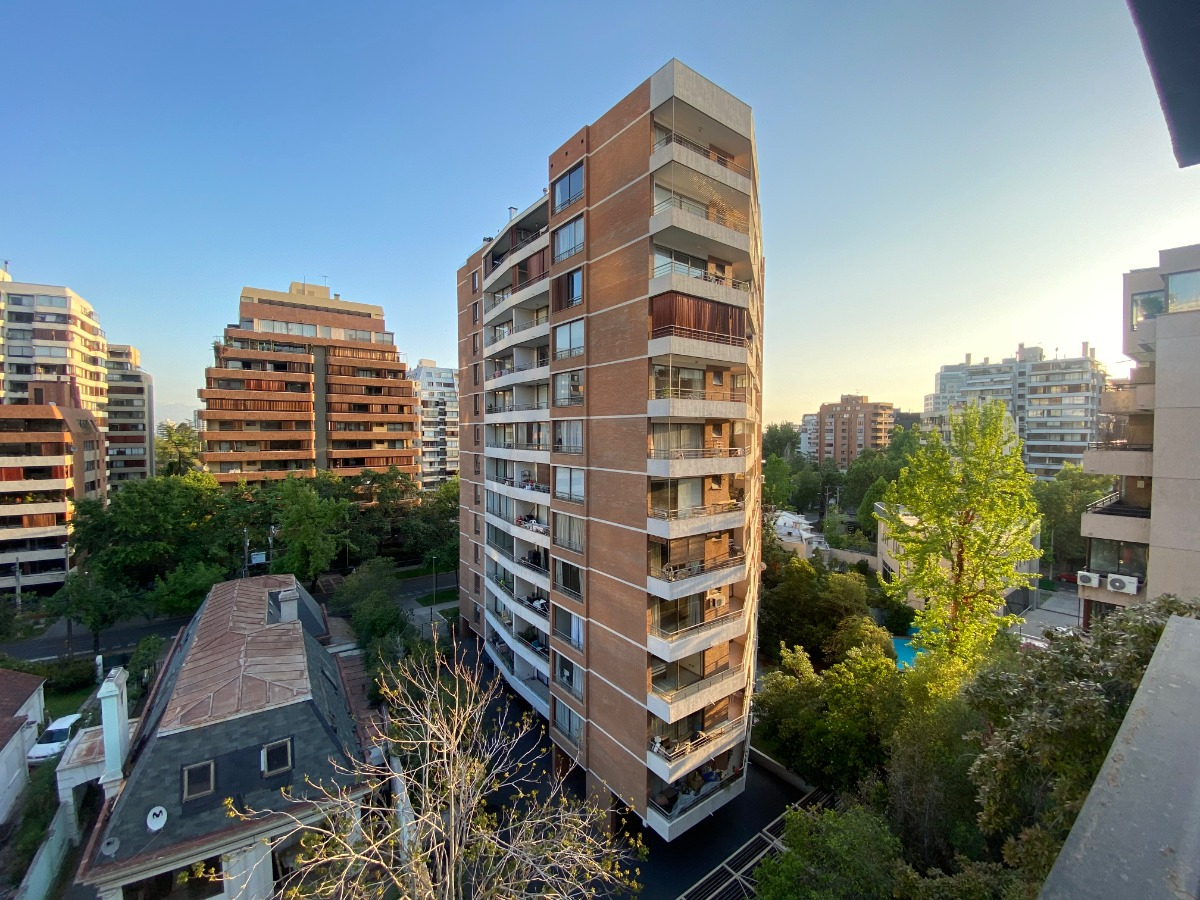 Arriendo Departamento 3D en suite 3B 1E 1B Barrio El Golf - Las Condes