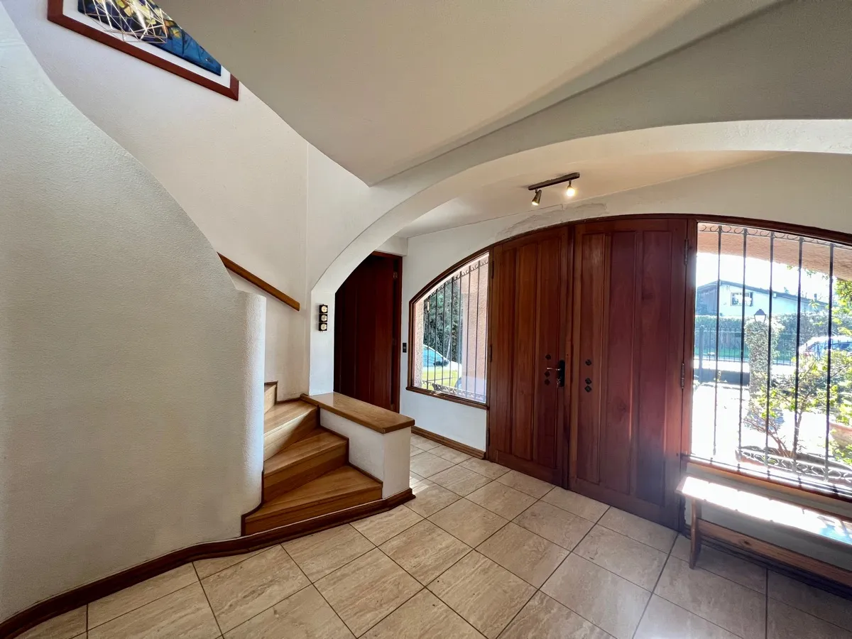 Venta Casa NO 4D 4B 4E 1Bd Borde R&iacute;o - Casa Piedra - Vitacura