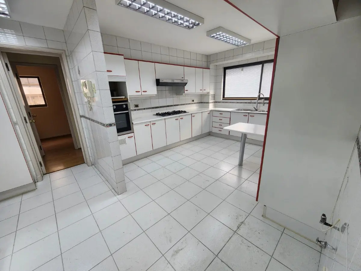 Arriendo Departamento NO 4D en suite Walk-in cl&oacute;set 4B 2E 1B Barrio El Golf - Las Condes