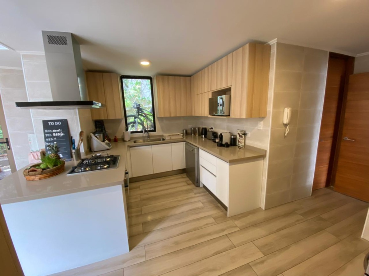 Venta Casa P 4D en suite Walk-in cl&oacute;set 4B 2E 1B El Huinganal - Lo Barnechea