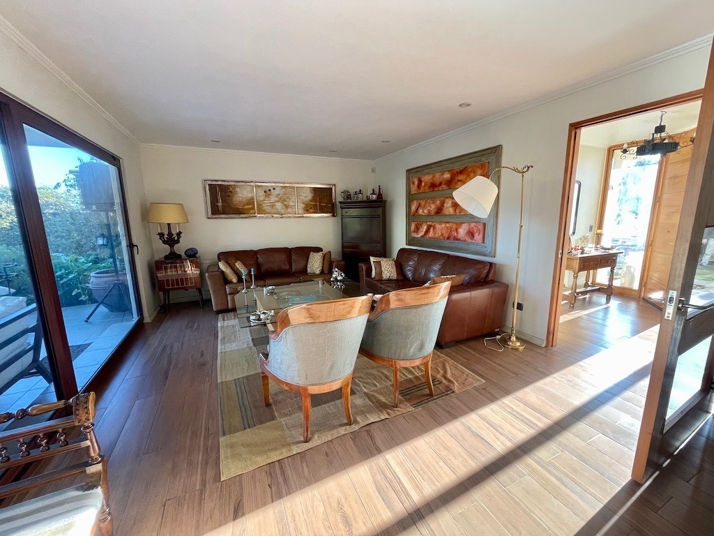 Venta Casa O 5D en suite Walk-in cl&oacute;set 5B 2E 2B Chicureo - Colina