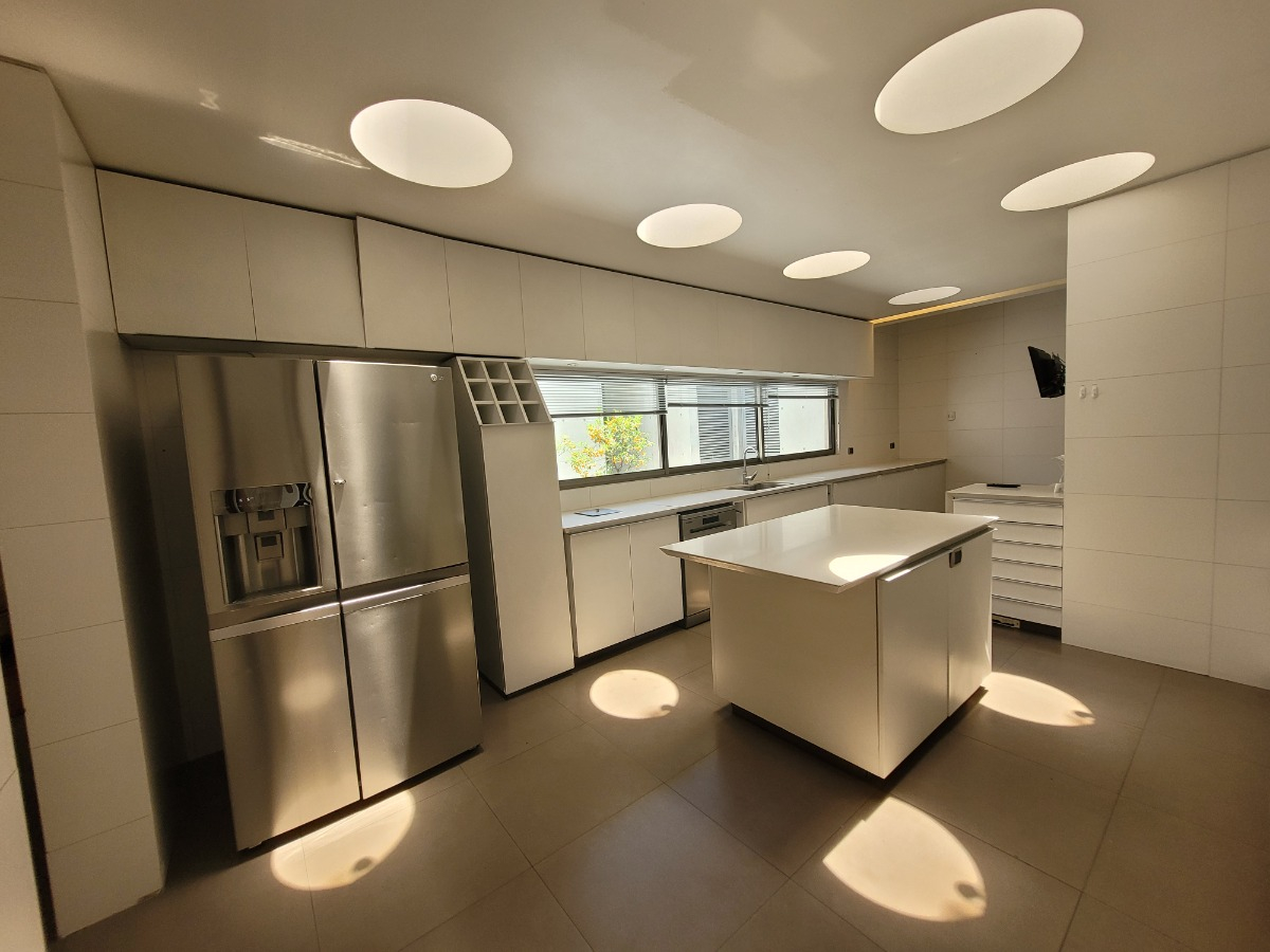 Venta Casa NOSP 6D en suite Walk-in cl&oacute;set 8B 4E 1B Los Trapenses - Lo Barnechea