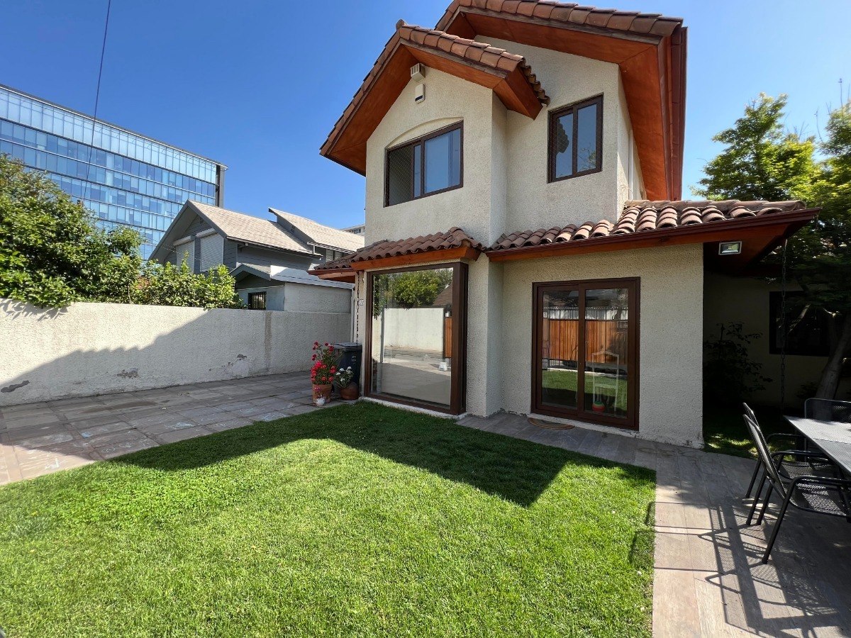 Venta Casa NO 4D en suite Walk-in cl&oacute;set 4B 2E 1B Villa El Dorado - Vitacura