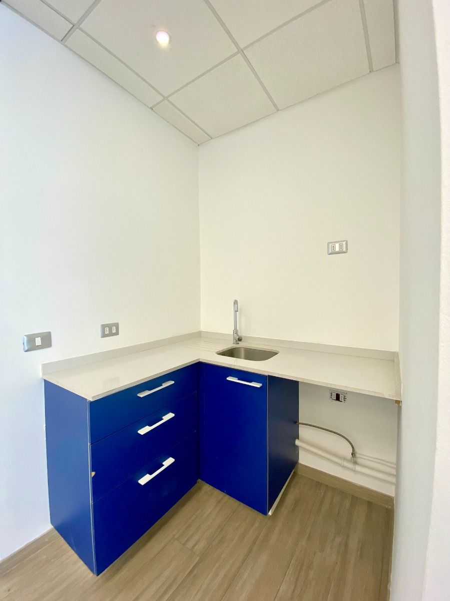 Arriendo Oficina S 1B 1E Los Dominicos - Las Condes