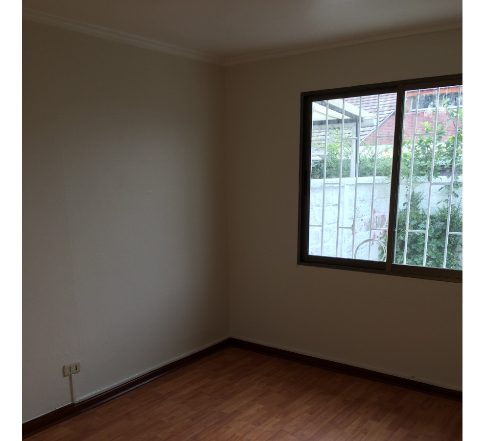 Venta Casa NO 2D 1B 2E Carlos Ossand&oacute;n - La Reina