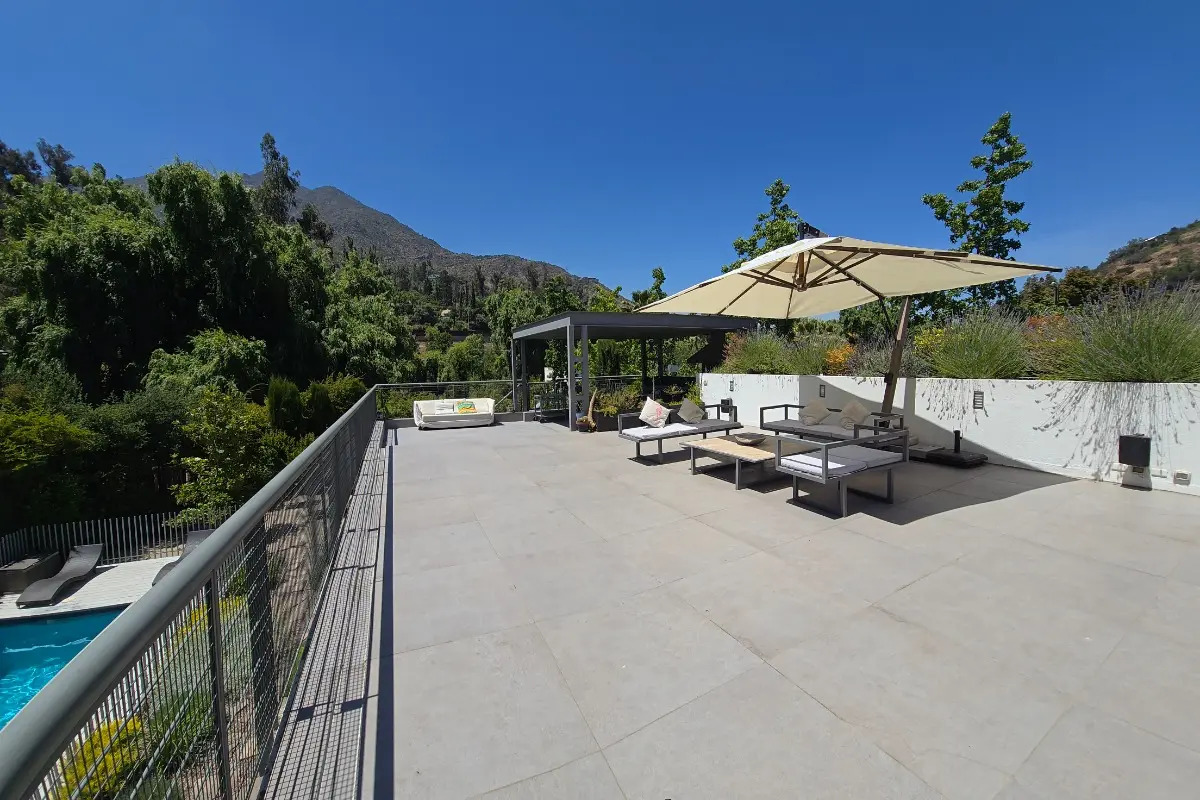 Venta Casa SO 5D en suite Walk-in cl&oacute;set 5B 2E 2B El Array&aacute;n - Lo Barnechea