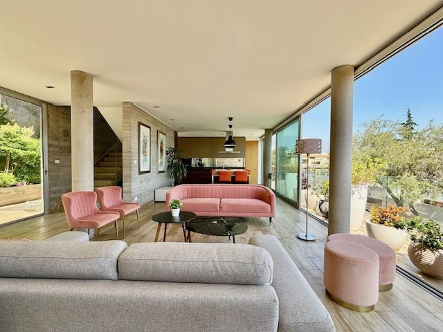 Venta Casa Oriente 4D 4B 3E Barrio El Golf - Las Condes