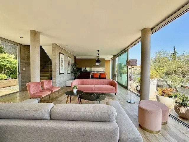 Venta Casa Oriente 4D 4B 3E Barrio El Golf - Las Condes